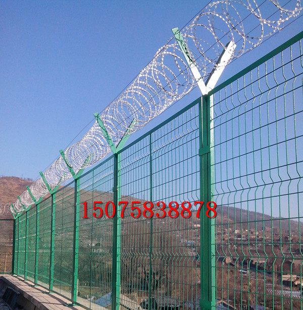 監(jiān)墻巡邏道專用隔離網(wǎng)