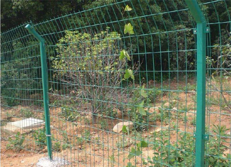 雙邊絲護欄網(wǎng)施工時 應該注意的問題？